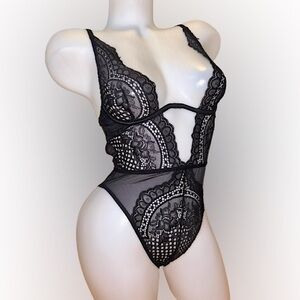 La SENZA Lace Bodysuit